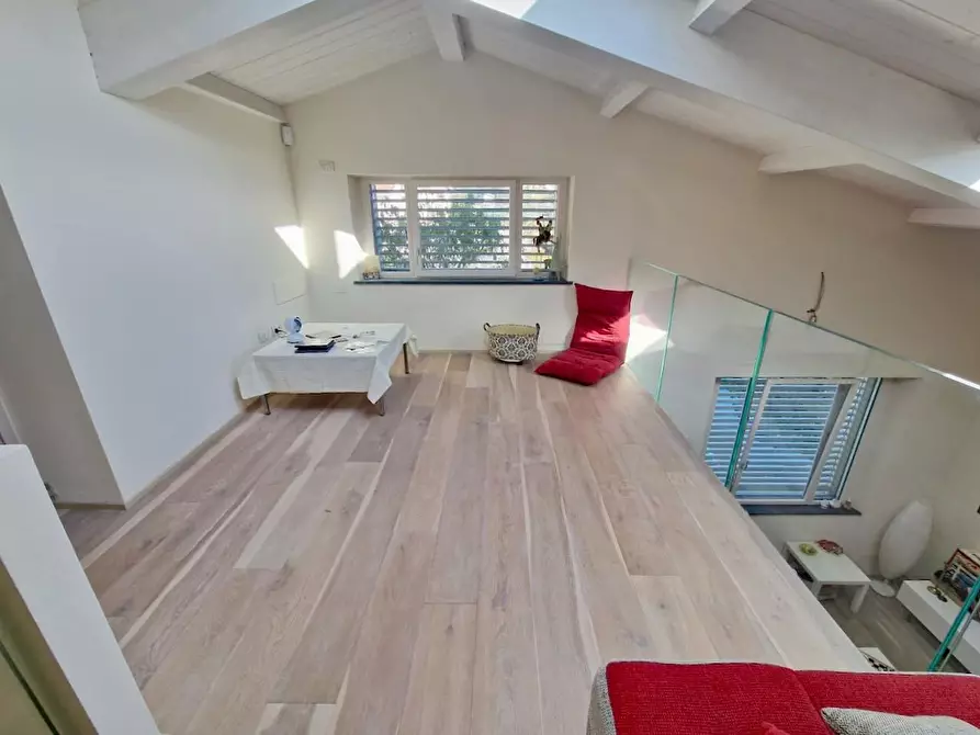 Immagine 12 di Villa in vendita  a Pisa