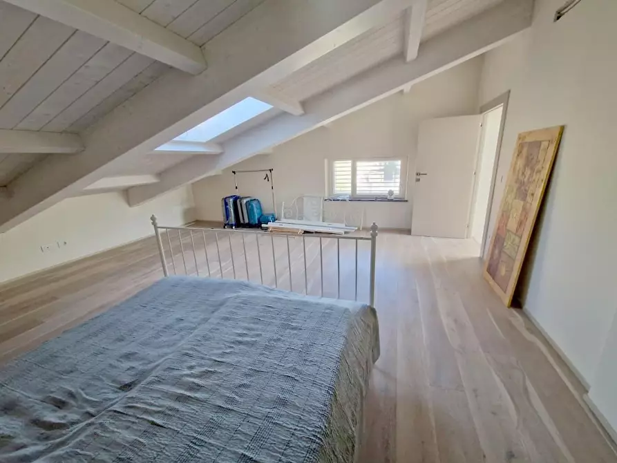 Immagine 13 di Villa in vendita  a Pisa