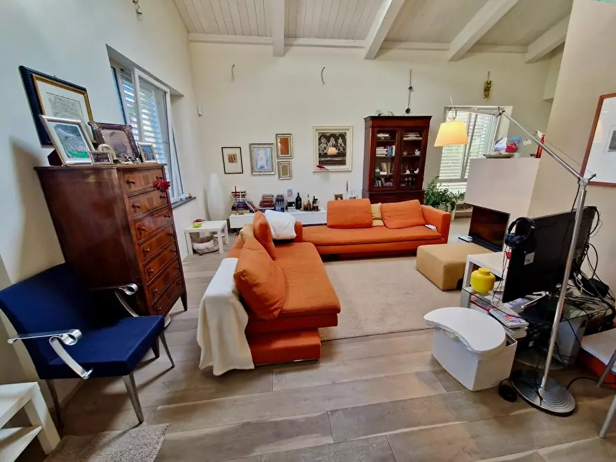 Immagine 5 di Villa in vendita  a Pisa