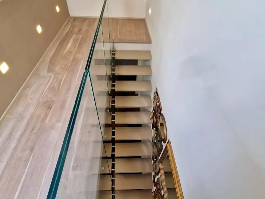 Immagine 17 di Villa in vendita  a Pisa