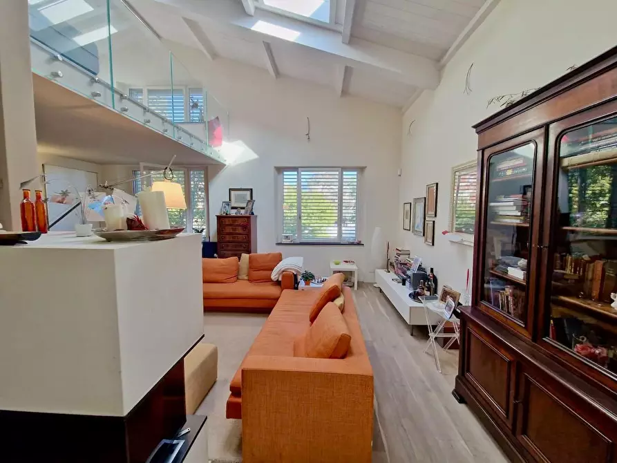 Immagine 6 di Villa in vendita  a Pisa