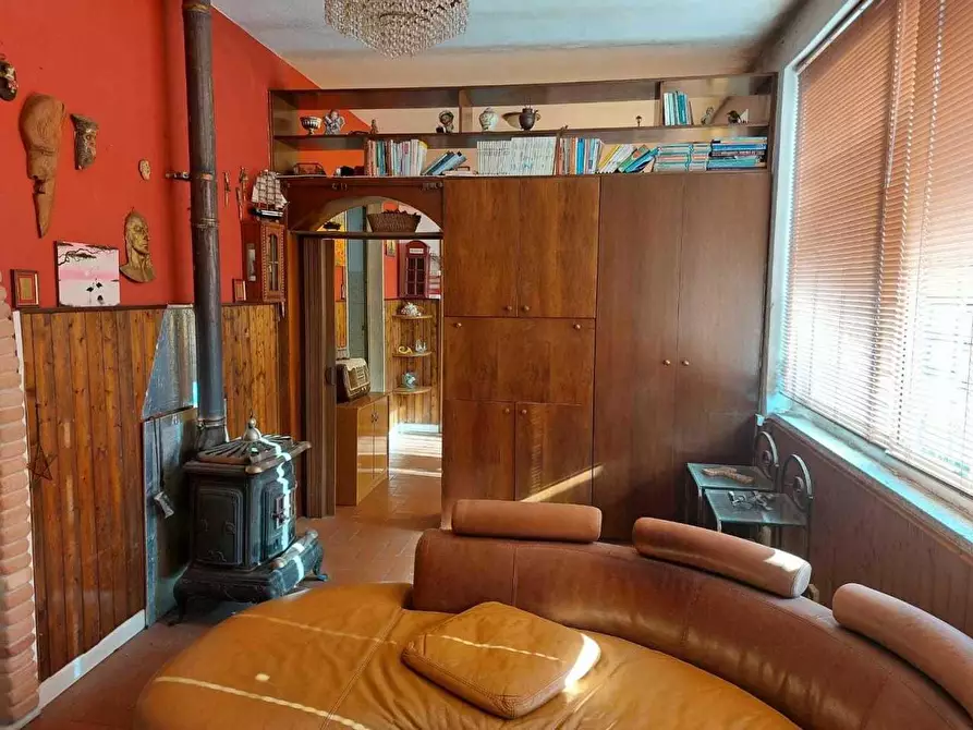 Immagine 25 di Villa in vendita  a Castelnuovo Magra