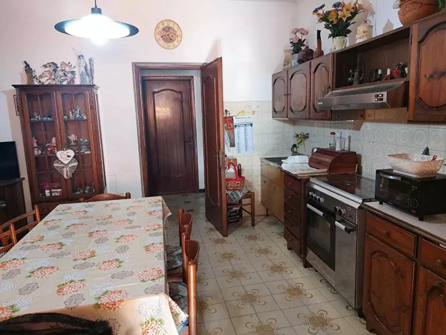 Immagine 9 di Villa in vendita  a Castelnuovo Magra