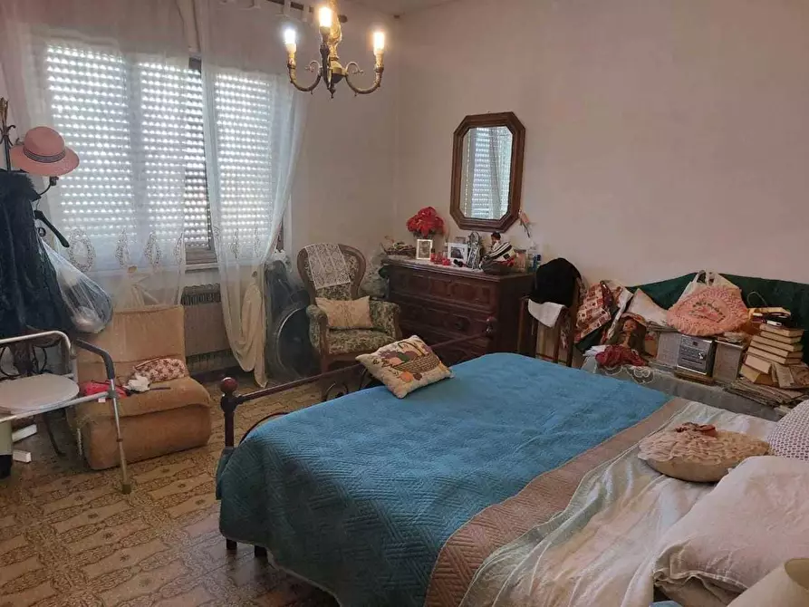 Immagine 36 di Villa in vendita  a Castelnuovo Magra