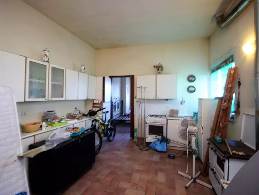 Immagine 11 di Porzione di casa in vendita  a Siena