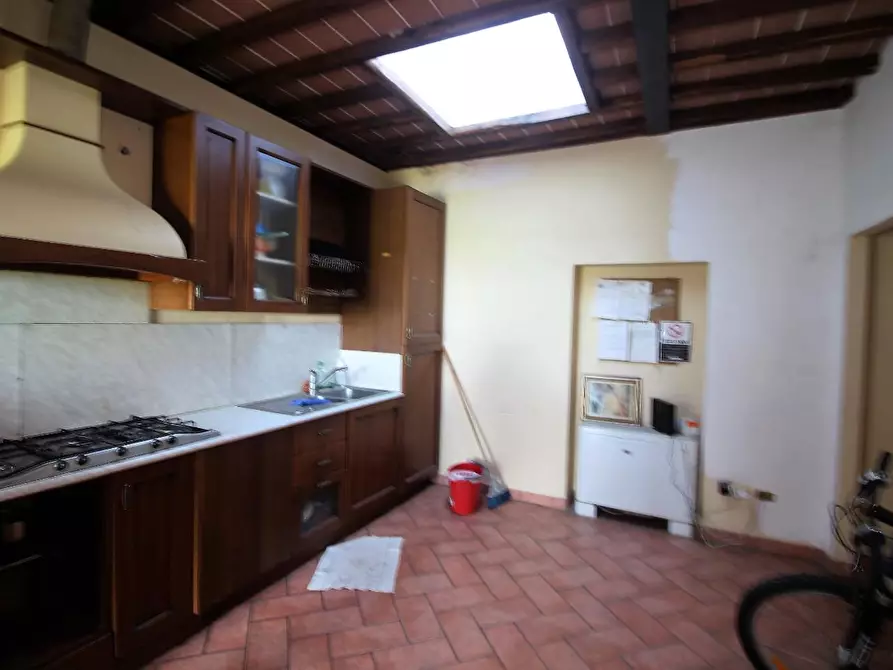 Immagine 12 di Porzione di casa in vendita  a Siena