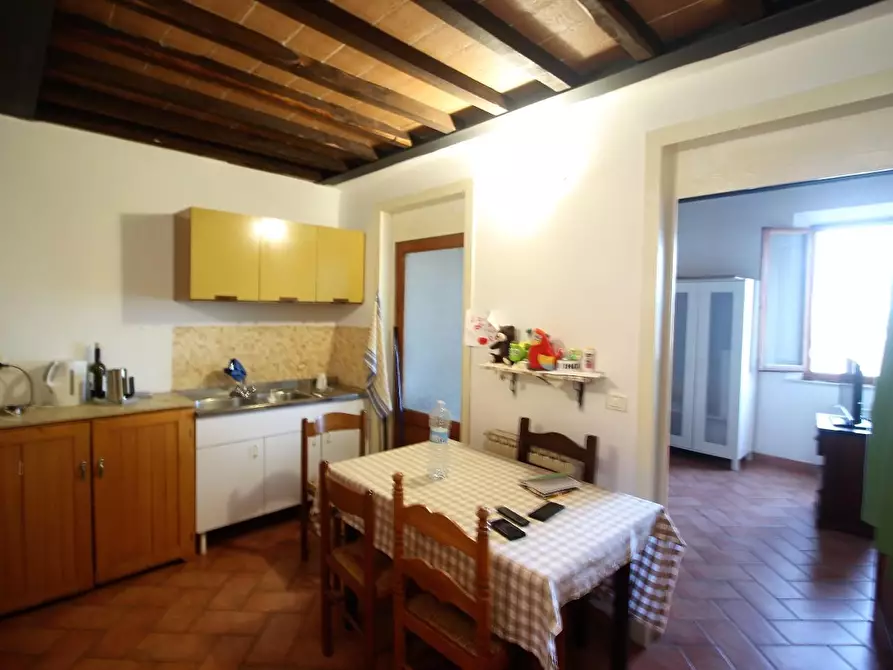 Immagine 13 di Porzione di casa in vendita  a Siena