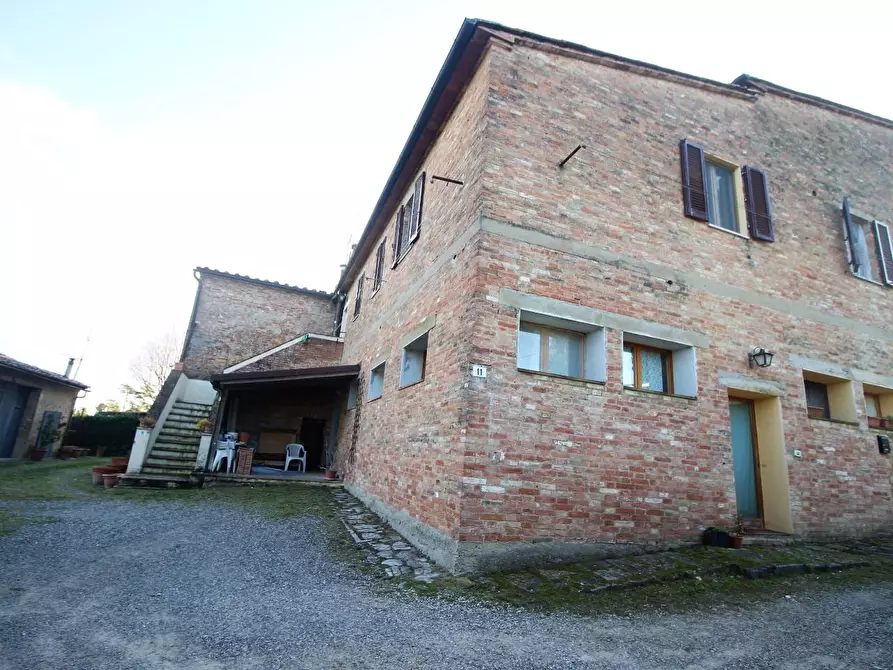 Immagine 7 di Porzione di casa in vendita  a Siena