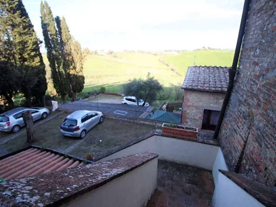 Immagine 5 di Porzione di casa in vendita  a Siena