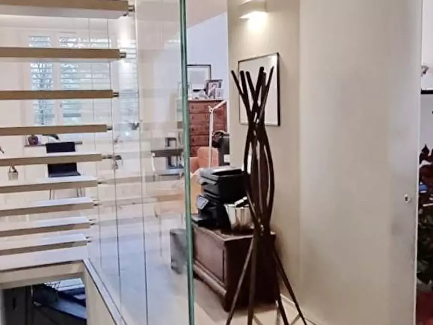 Immagine 14 di Villa in vendita  a Pisa