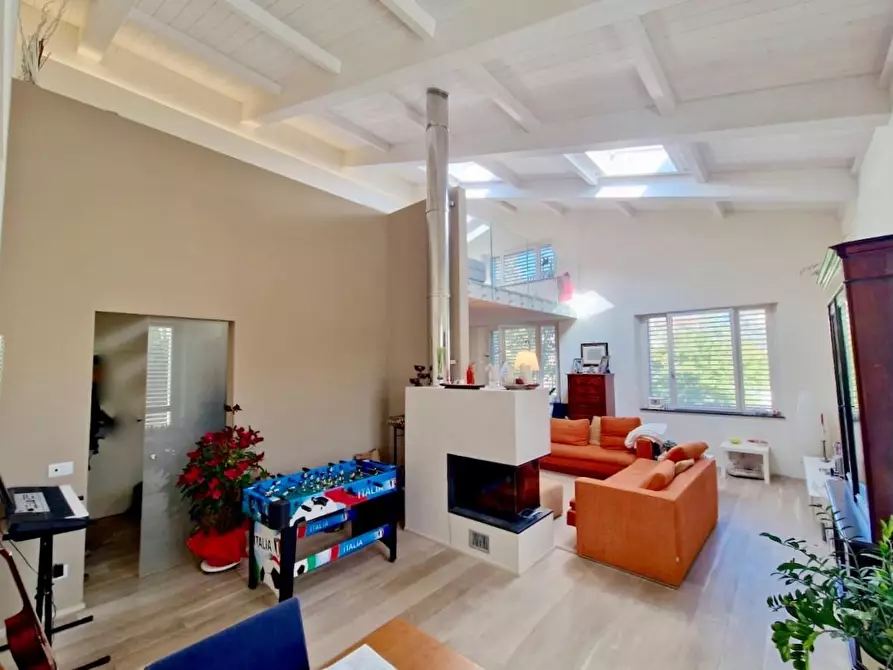 Immagine 5 di Villa in vendita  a Pisa