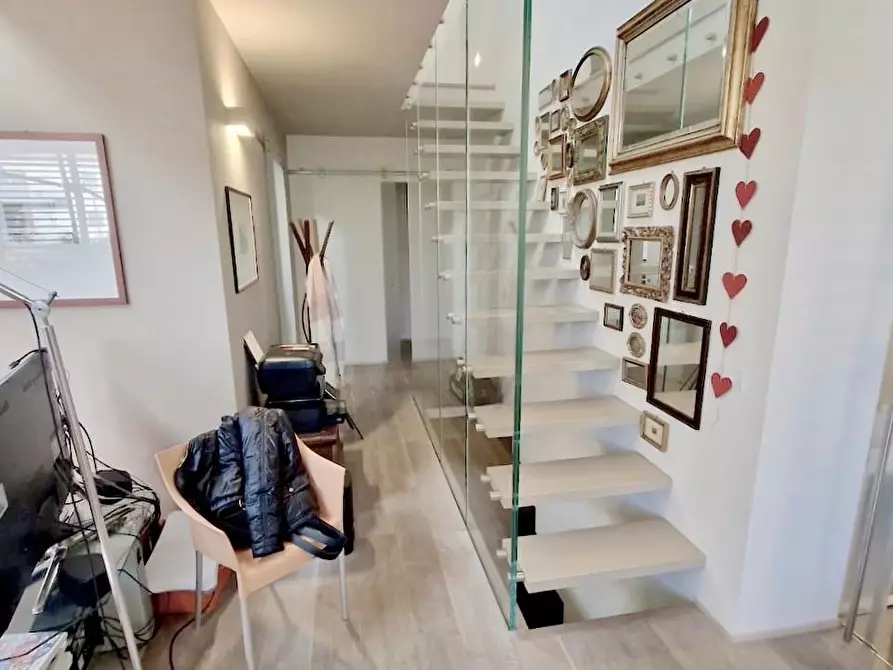 Immagine 12 di Villa in vendita  a Pisa