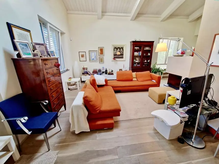 Immagine 4 di Villa in vendita  a Pisa