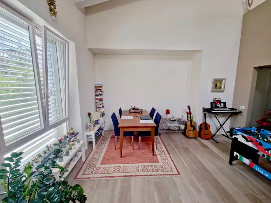 Immagine 6 di Villa in vendita  a Pisa