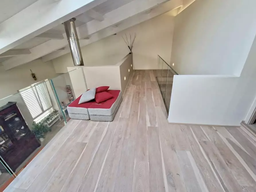 Immagine 25 di Villa in vendita  a Pisa