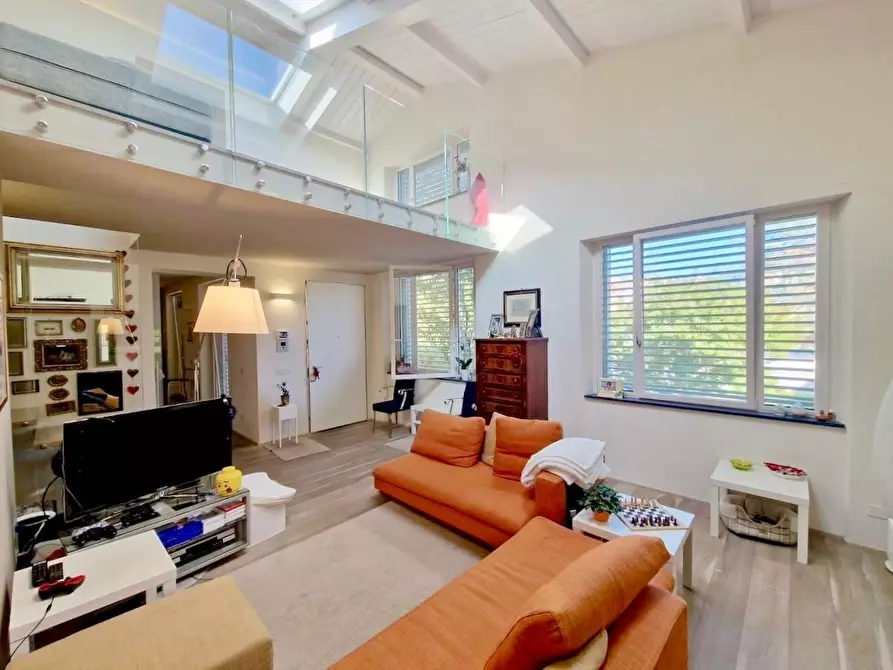 Immagine 2 di Villa in vendita  a Pisa