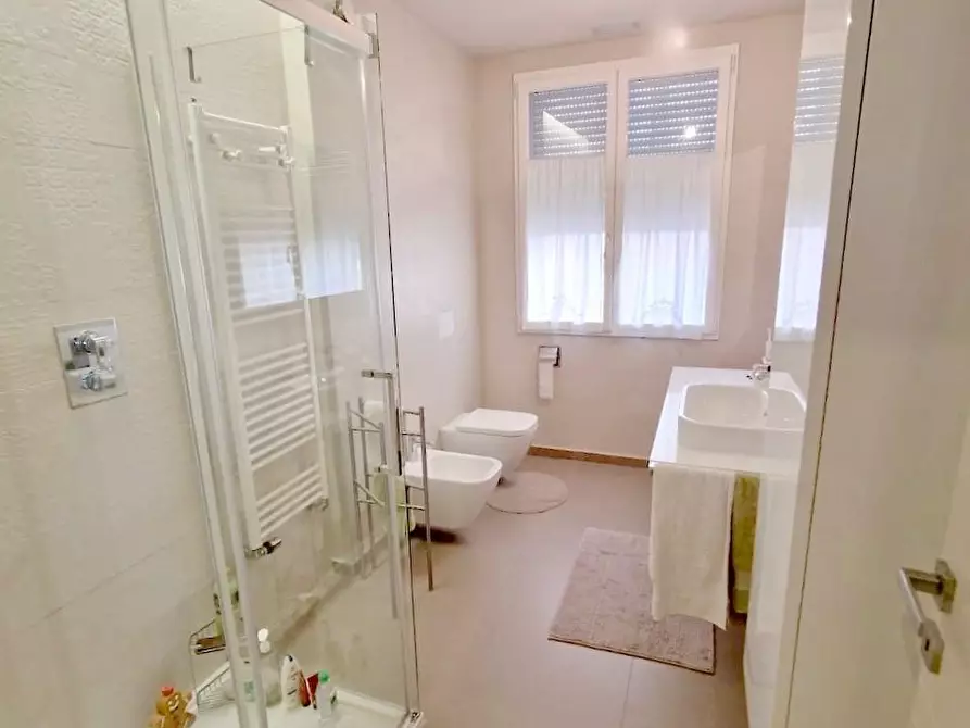 Immagine 33 di Villa in vendita  a Pisa