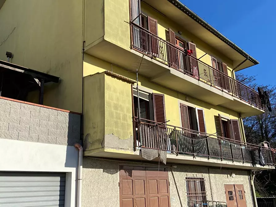 Immagine 2 di Casa indipendente in vendita  a Lamporecchio