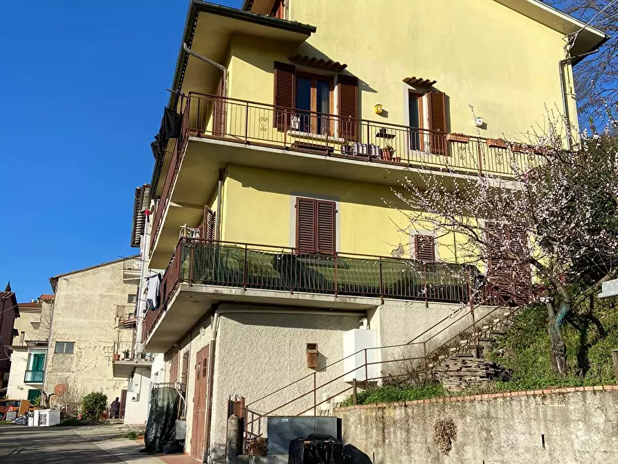 Immagine 3 di Casa indipendente in vendita  a Lamporecchio