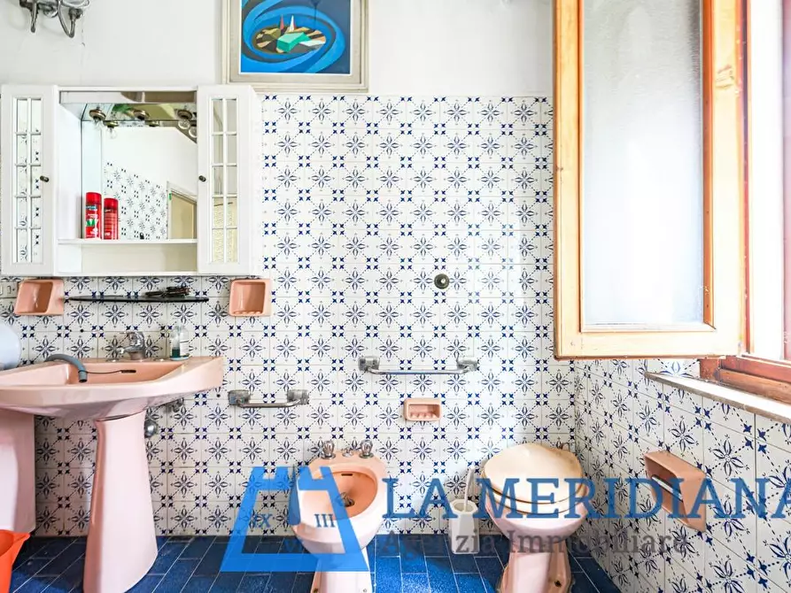 Immagine 41 di Palazzo in vendita  a Lamporecchio