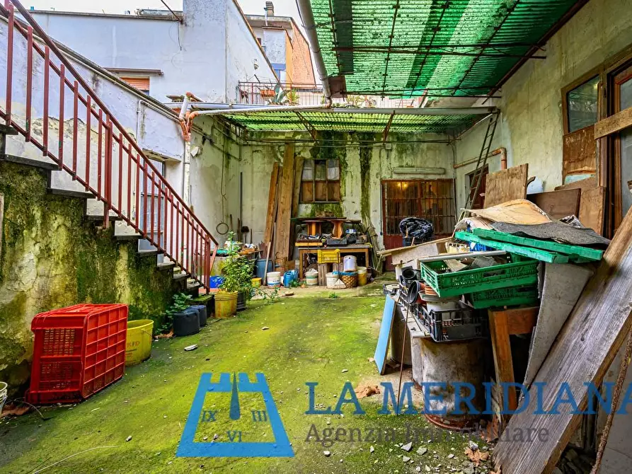 Immagine 46 di Palazzo in vendita  a Lamporecchio