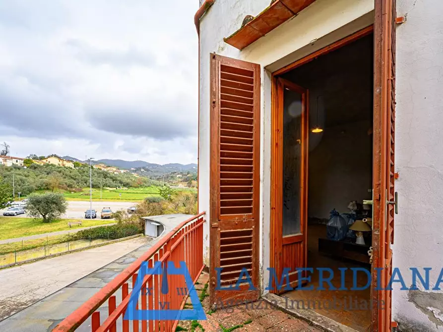 Immagine 45 di Palazzo in vendita  a Lamporecchio