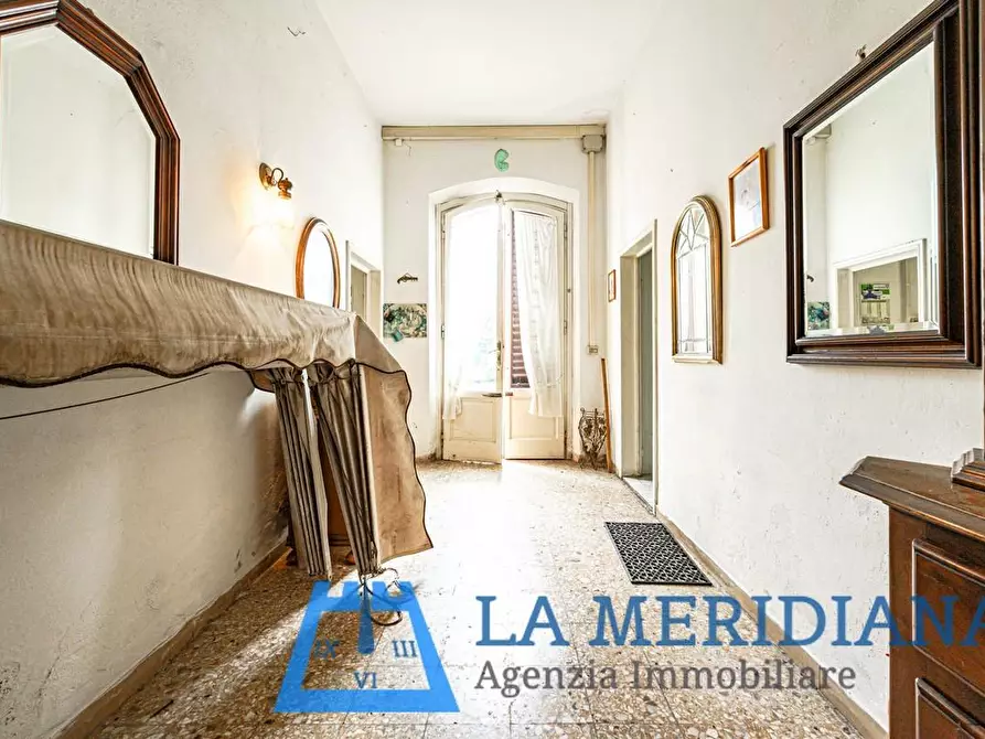 Immagine 21 di Palazzo in vendita  a Lamporecchio