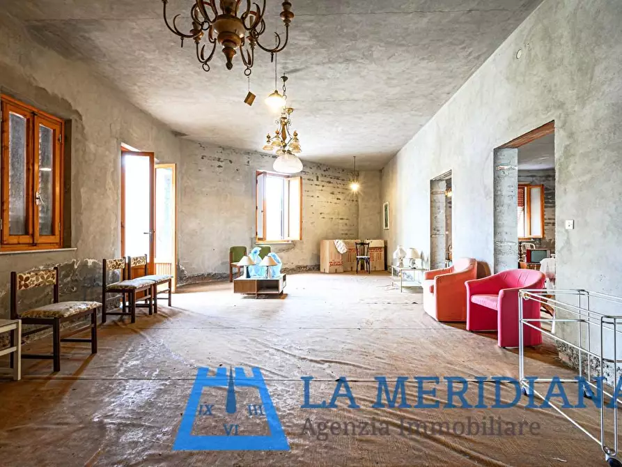 Immagine 14 di Palazzo in vendita  a Lamporecchio