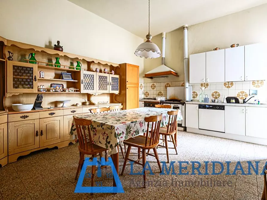 Immagine 33 di Palazzo in vendita  a Lamporecchio