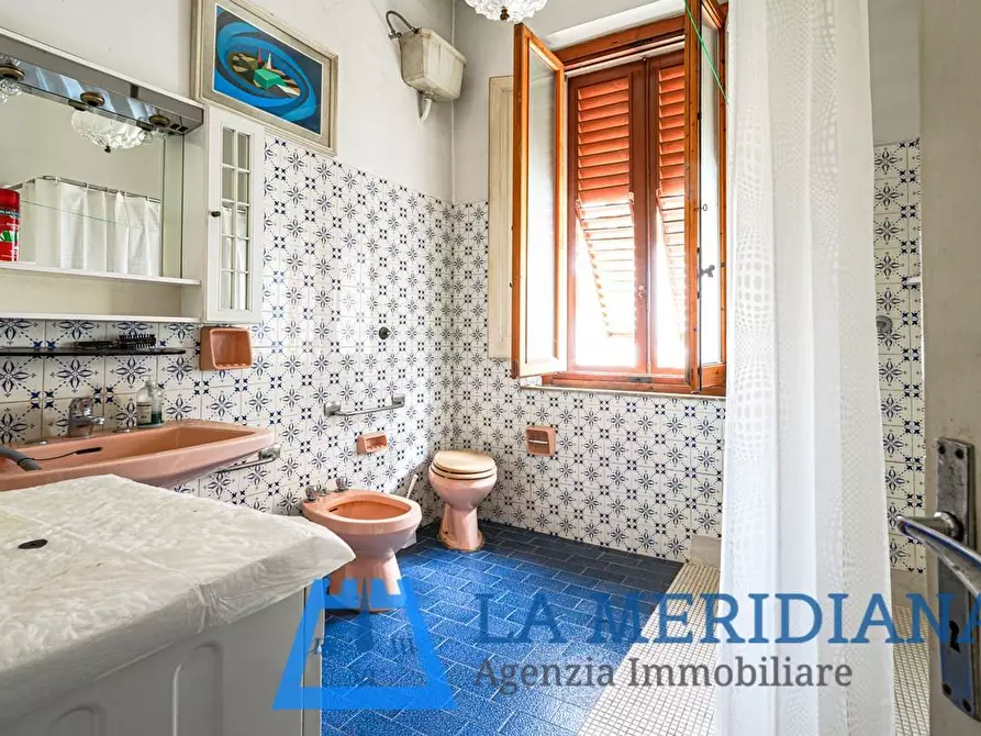 Immagine 40 di Palazzo in vendita  a Lamporecchio