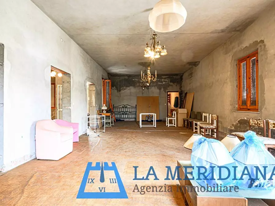 Immagine 15 di Palazzo in vendita  a Lamporecchio