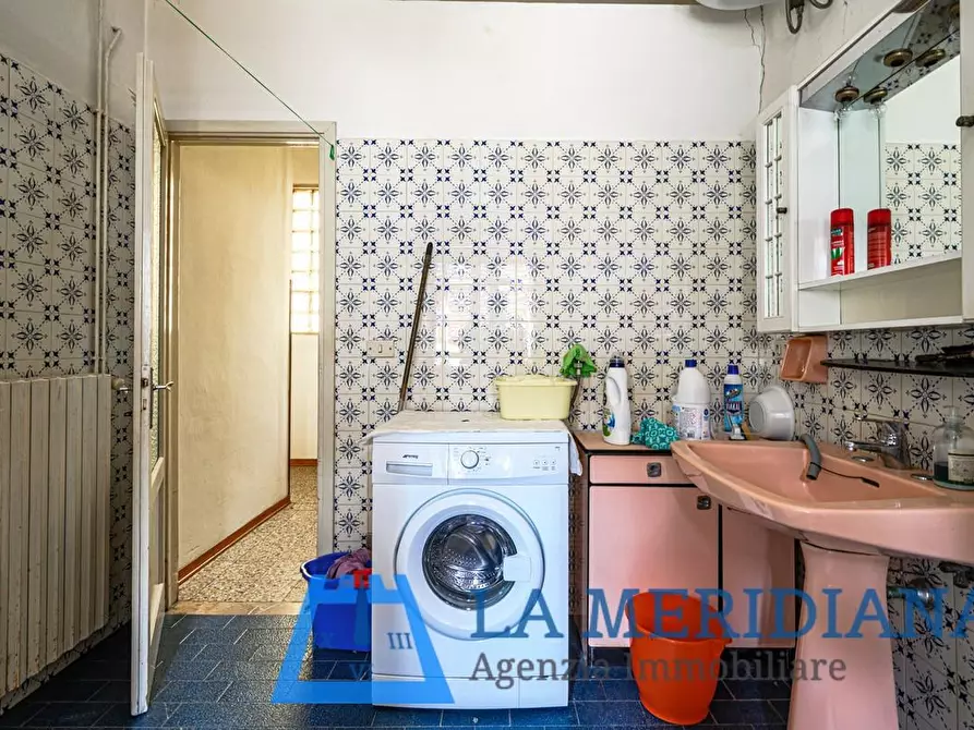 Immagine 42 di Palazzo in vendita  a Lamporecchio