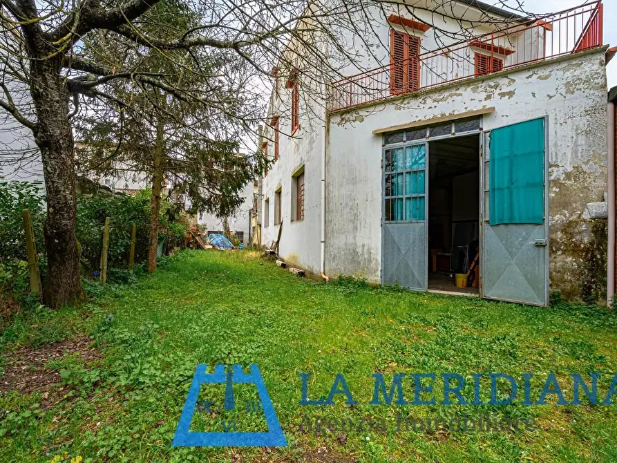 Immagine 47 di Palazzo in vendita  a Lamporecchio