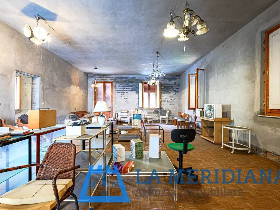 Immagine 7 di Palazzo in vendita  a Lamporecchio