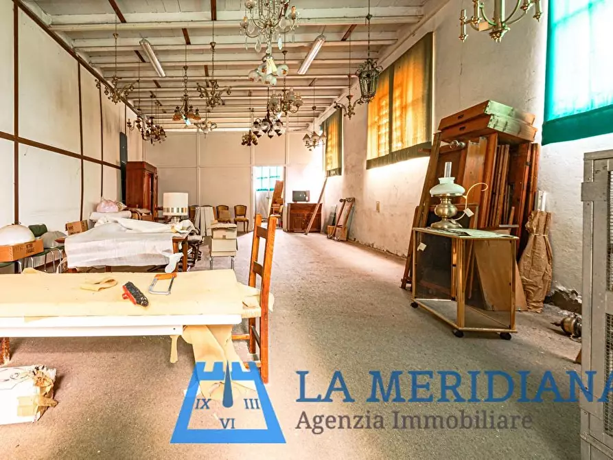 Immagine 22 di Palazzo in vendita  a Lamporecchio