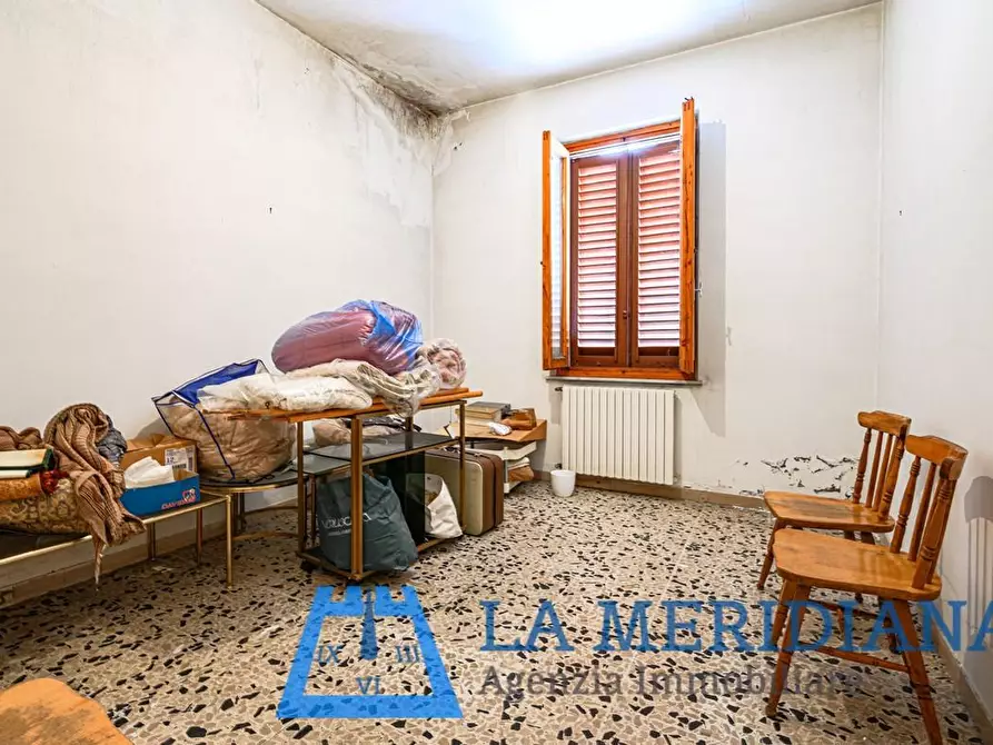 Immagine 12 di Palazzo in vendita  a Lamporecchio