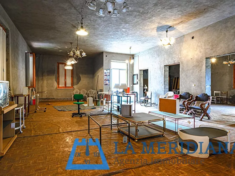 Immagine 8 di Palazzo in vendita  a Lamporecchio