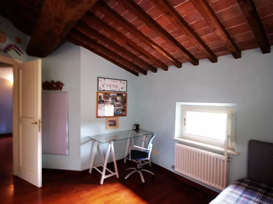 Immagine 13 di Appartamento in vendita  a Siena