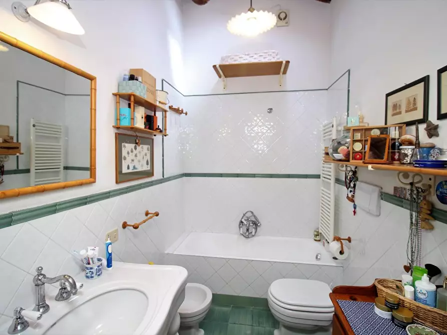 Immagine 8 di Appartamento in vendita  a Siena