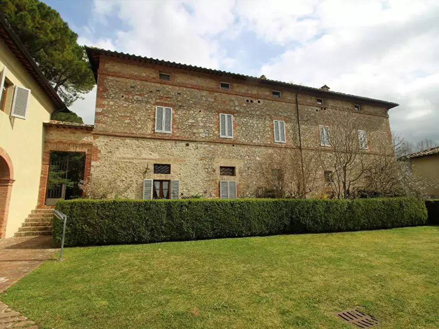 Immagine 7 di Appartamento in vendita  a Siena