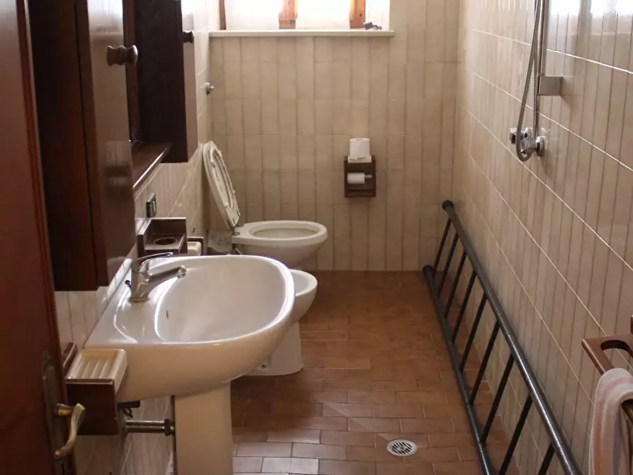 Immagine 40 di Appartamento in vendita  a Montaione