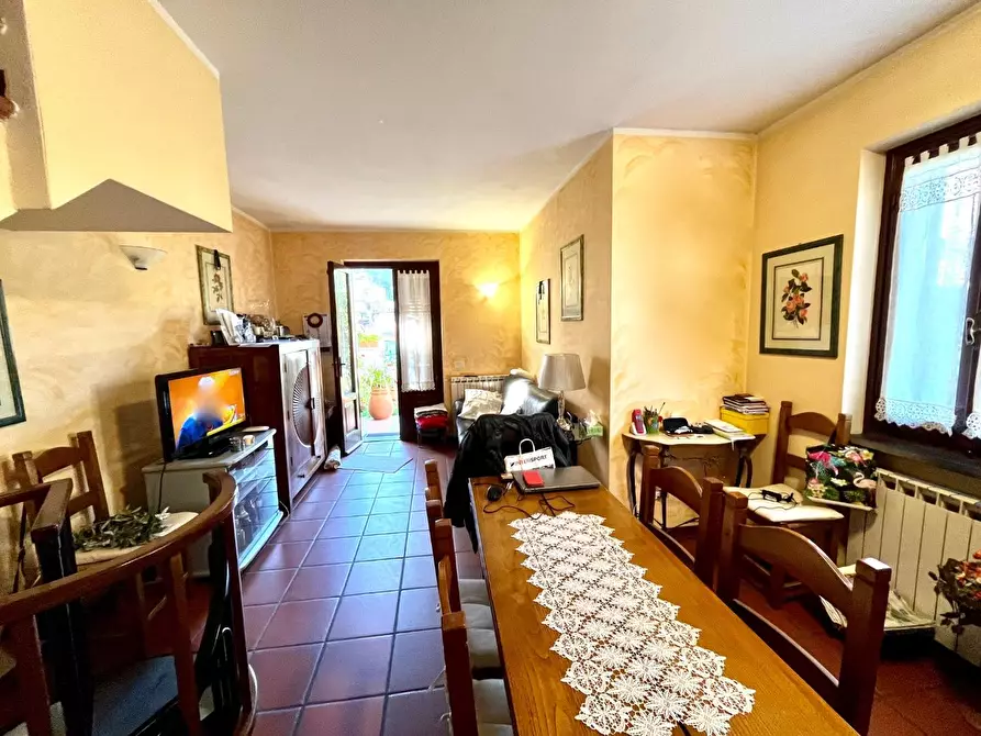 Immagine 7 di Casa bifamiliare in vendita  a Montignoso