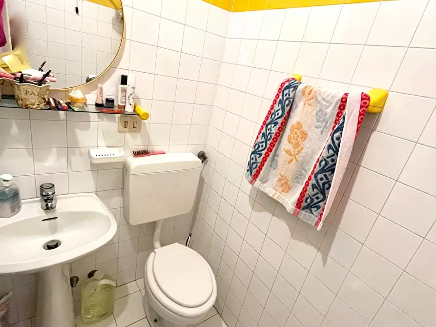 Immagine 9 di Casa bifamiliare in vendita  a Montignoso