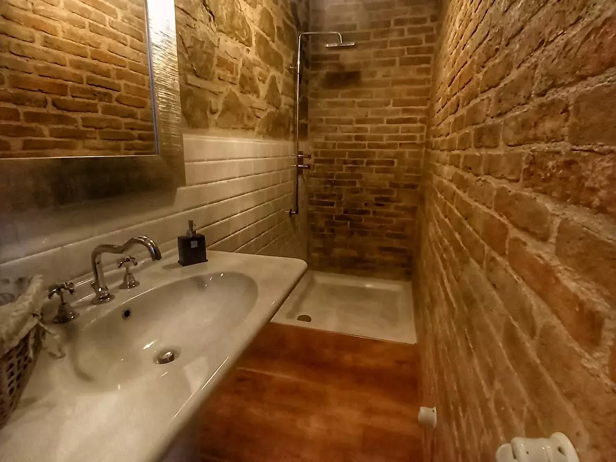 Immagine 42 di Casa colonica in vendita  a Gambassi Terme