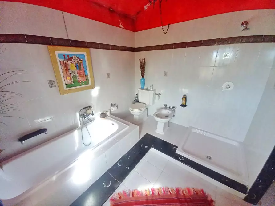 Immagine 23 di Casa colonica in vendita  a Gambassi Terme