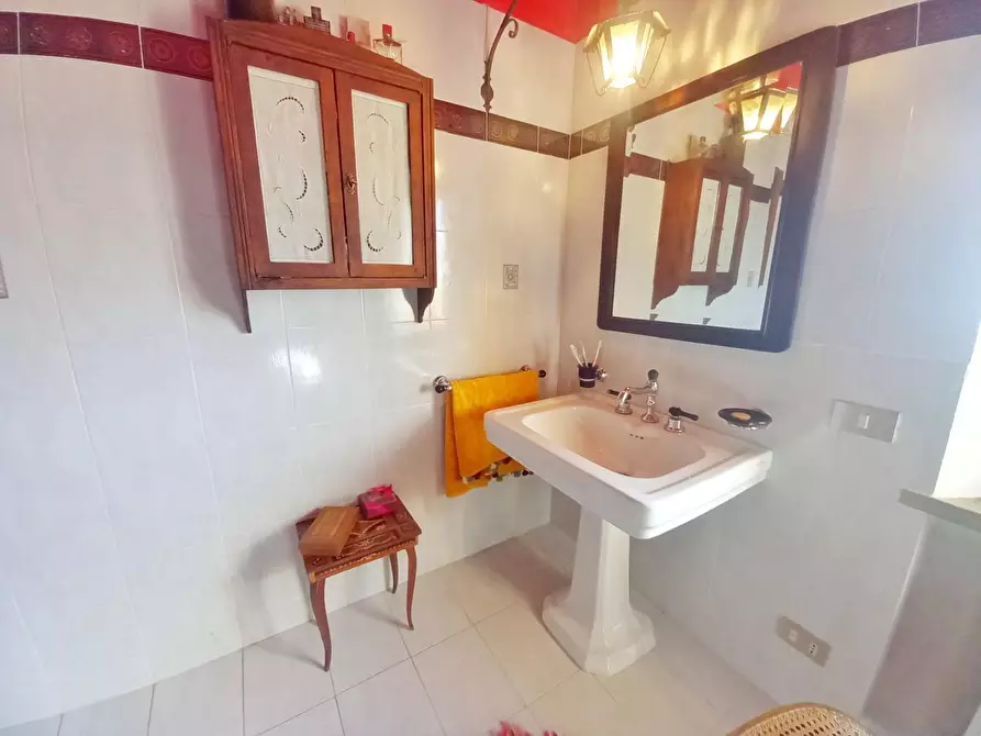 Immagine 24 di Casa colonica in vendita  a Gambassi Terme