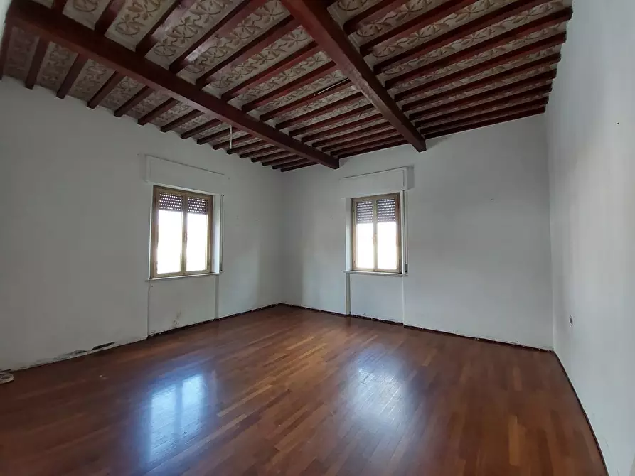 Immagine 1 di Casa indipendente in vendita  a Buti