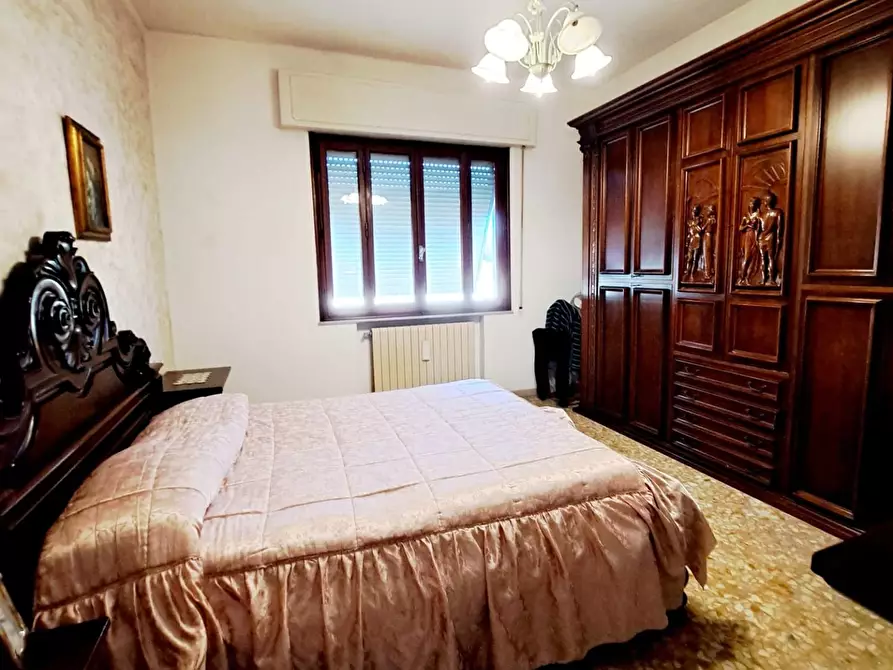 Immagine 28 di Villa in vendita  a Fucecchio