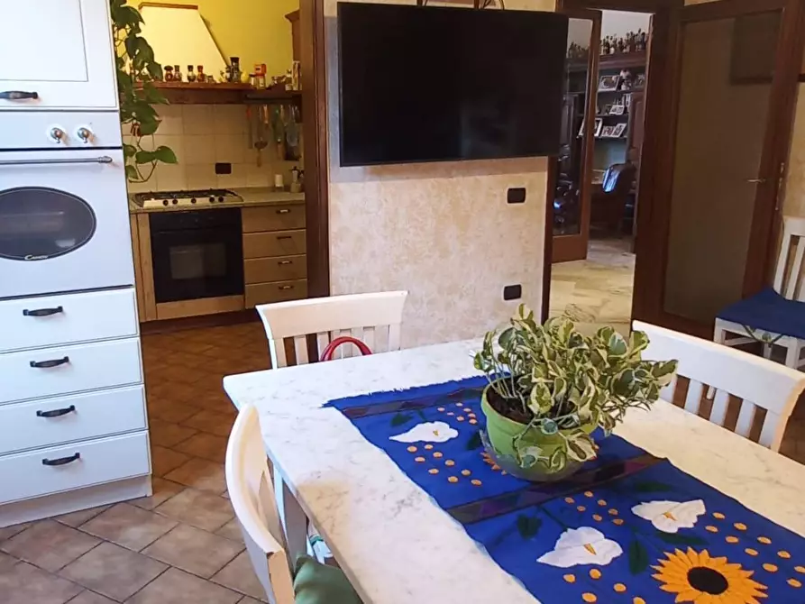 Immagine 6 di Villa in vendita  a Fucecchio