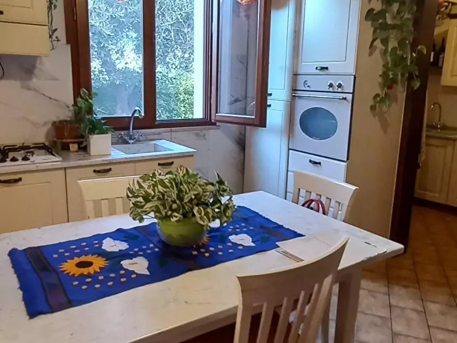 Immagine 10 di Villa in vendita  a Fucecchio